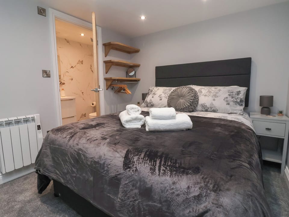 Canal Side Cottage in Skipton
