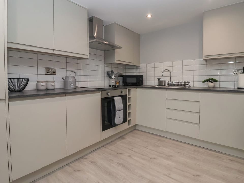 Cottage | Private kitchen | Cookware/dishes/utensils