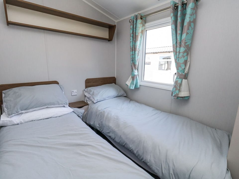 13 Sunset Terrace Rockley Park Cottage in Poole