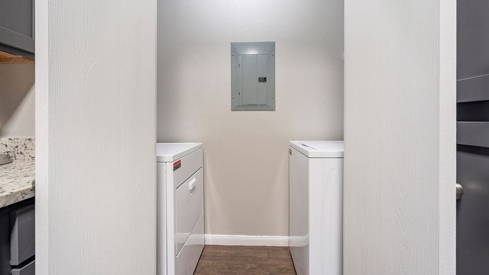 Apartment, 2 Bedrooms | Laundry