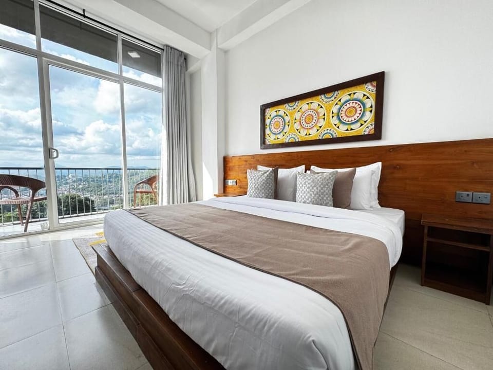 Deluxe Double Room, Balcony, Lake View | Laptop workspace, soundproofing, free WiFi
