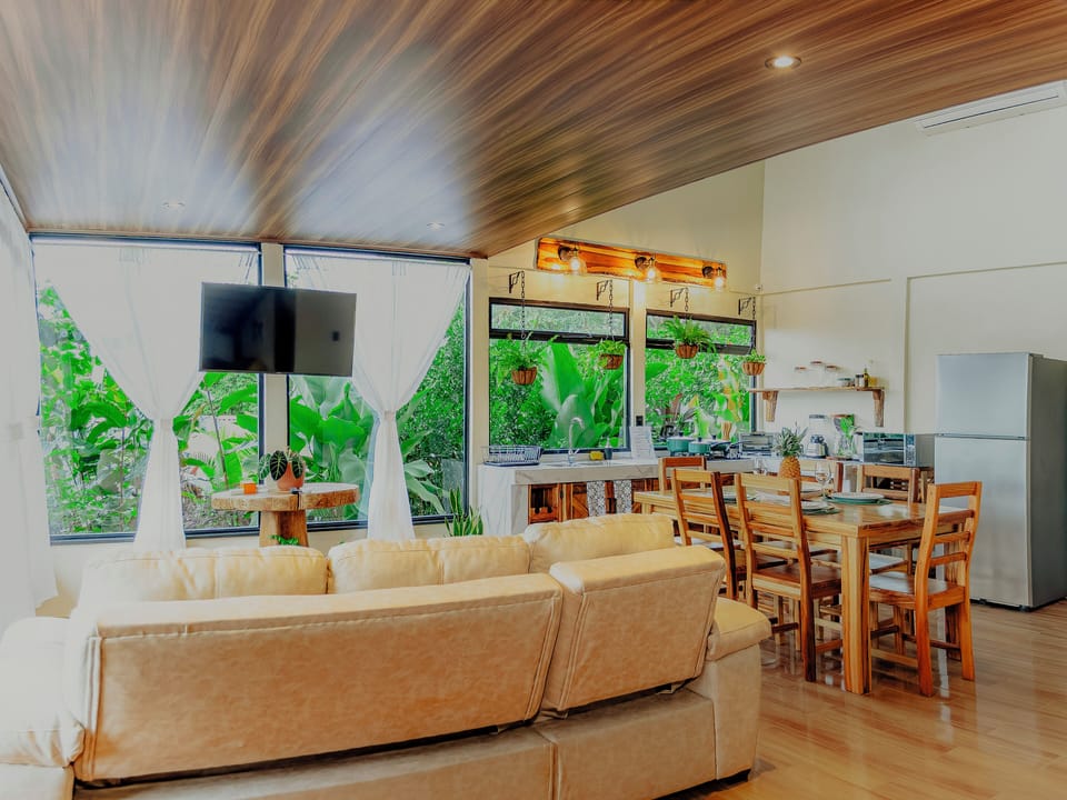 Cabin, City View, Mountainside | Living area