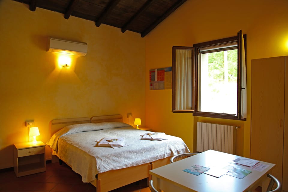 Minibar, in-room safe, desk, free WiFi