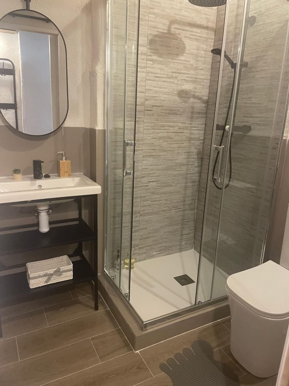 Comfort Double Room, Patio, Garden View | Bathroom | Shower, towels, soap, shampoo
