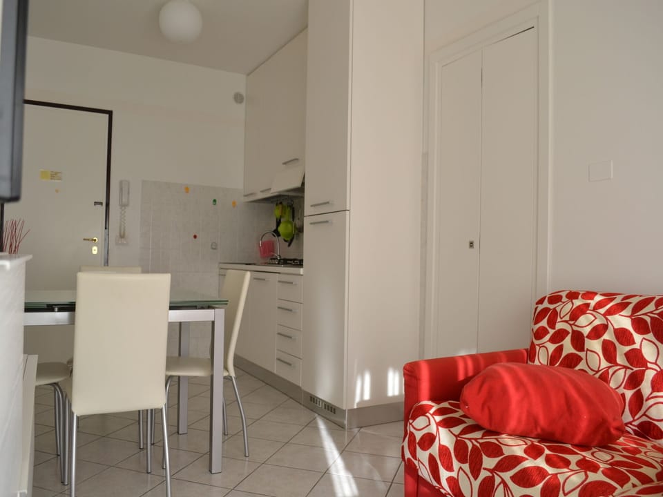 Apartment, 1 Bedroom, Balcony | Living room