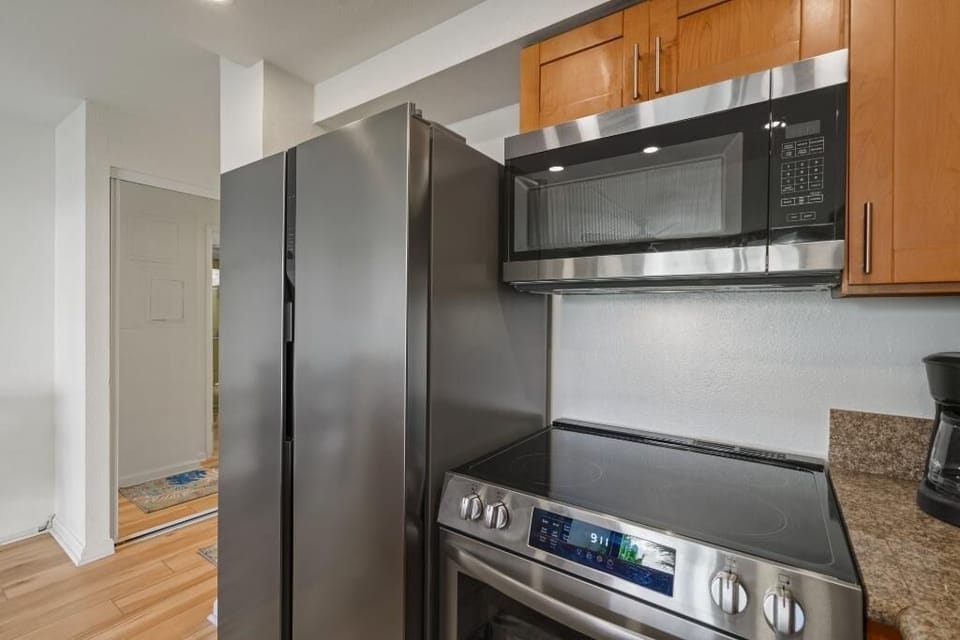 Condo, 1 Bedroom | Private kitchen | Coffee/tea maker, fridge, oven, toaster