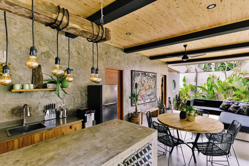 Villa, Balcony, Garden View | Private kitchen | Electric kettle, toaster