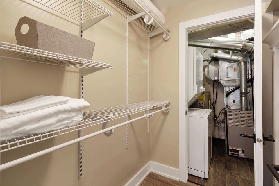 Condo, Multiple Beds, Patio, Garden View (All Decked Out at Abbey Springs) | Interior