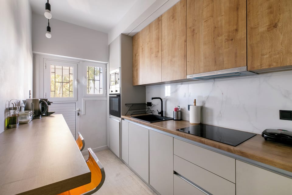 Apartment, 2 Bedrooms, Kitchen, City View | Private kitchen | Fridge, microwave, oven, stovetop
