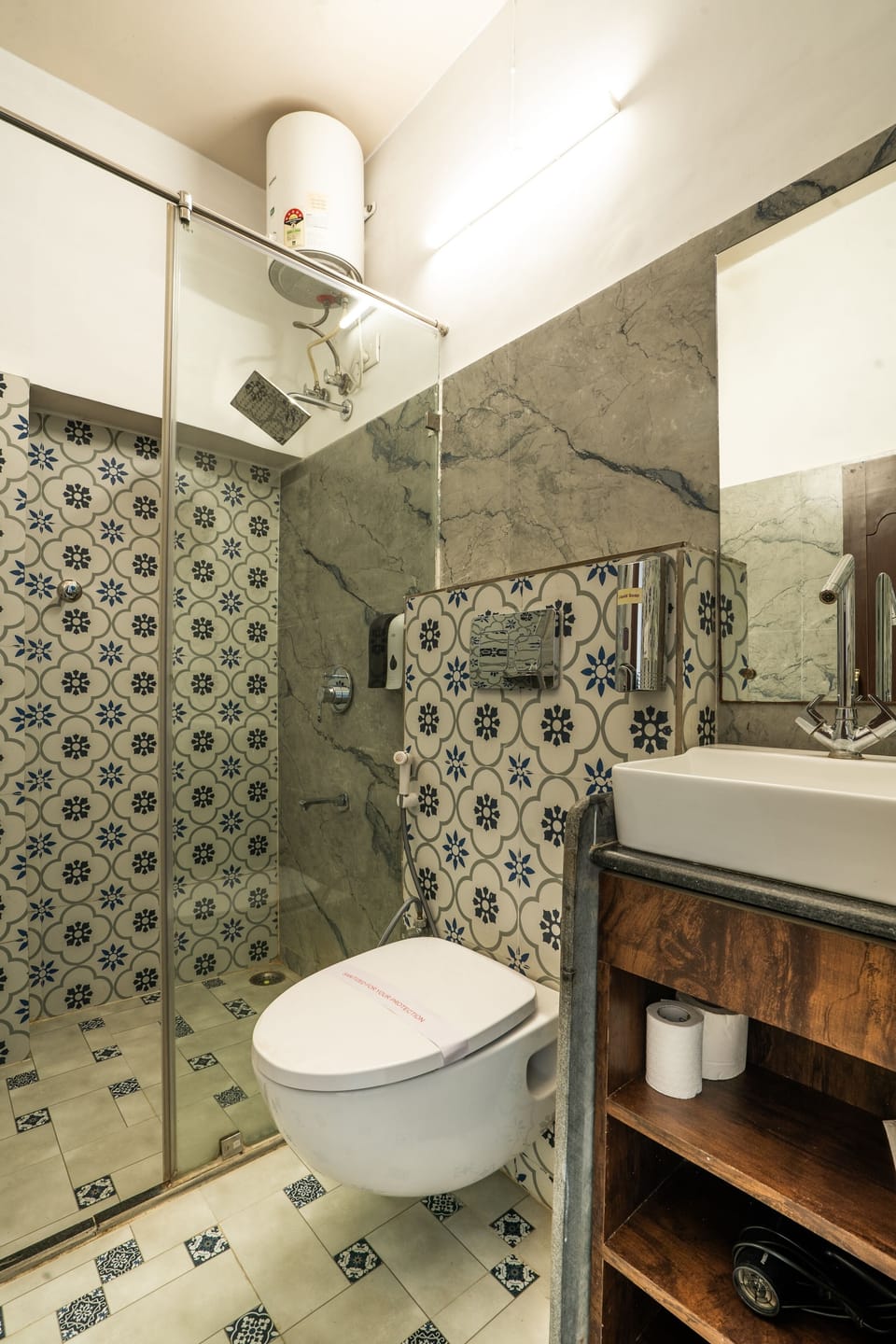 Deluxe Double Room | Bathroom | Shower
