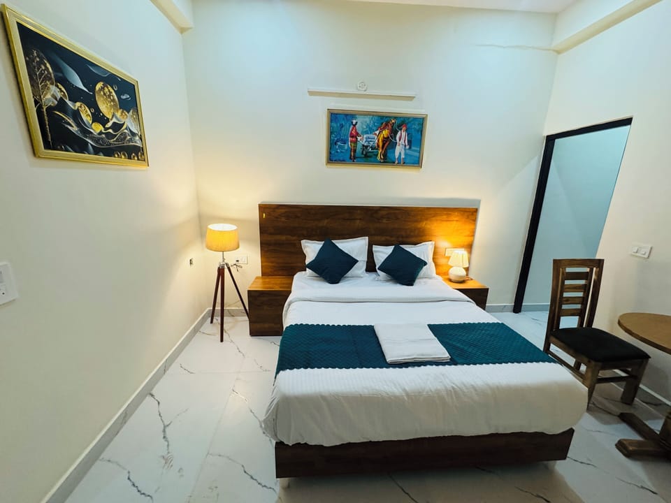 Basic Double or Twin Room | Desk, free WiFi
