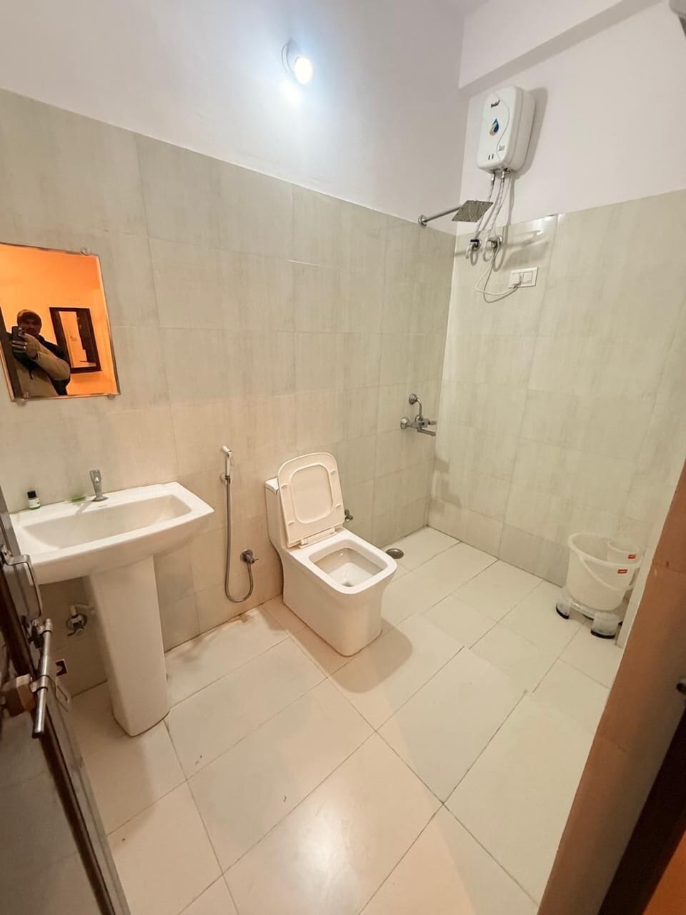 Deluxe Double Room, Balcony, Mountain View | Bathroom | Free toiletries, towels, soap, shampoo