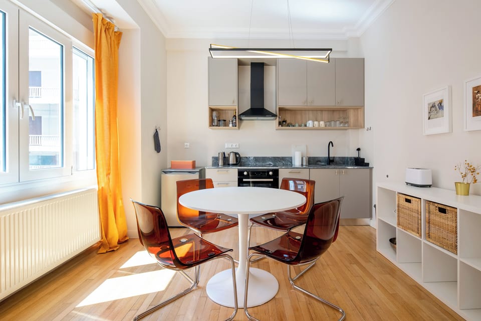 Apartment, 2 Bedrooms, Balcony, City View | In-room dining