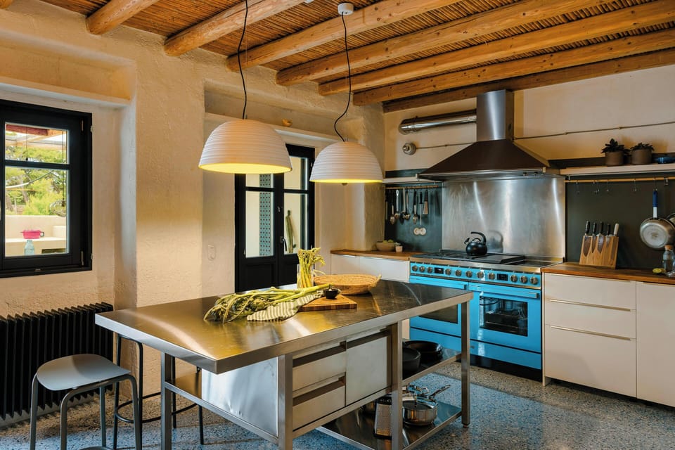 Villa, 6 Bedrooms | Private kitchen | Shared fridge, electric kettle
