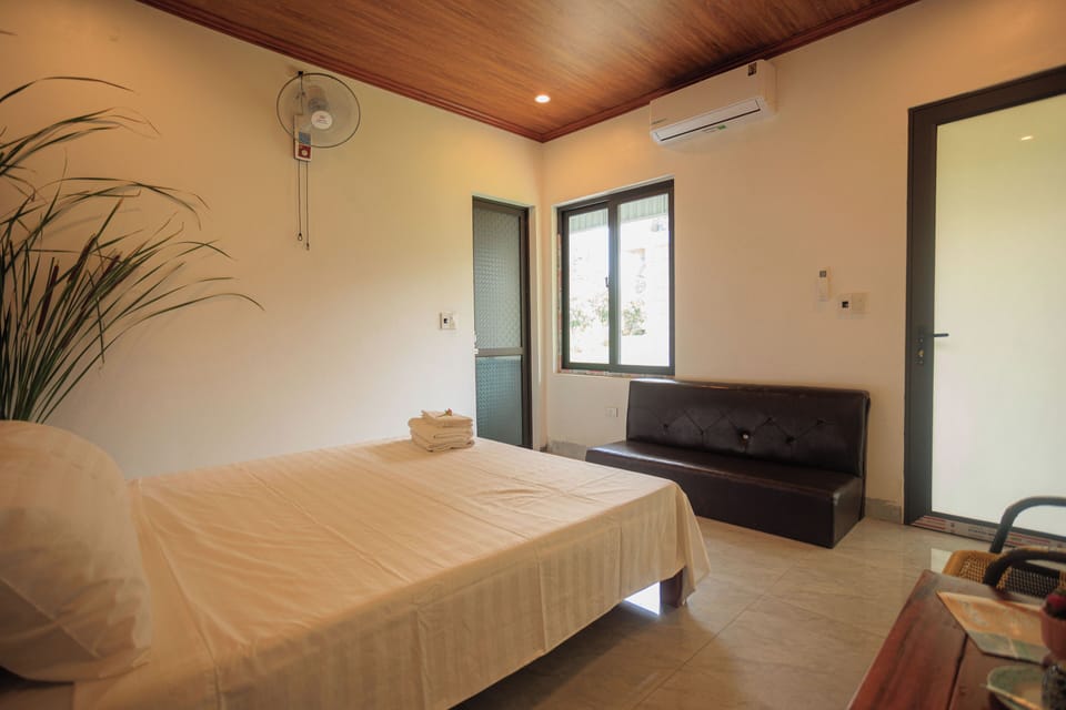 Classic Double Room, Mountain View | Individually decorated, desk, soundproofing, free WiFi