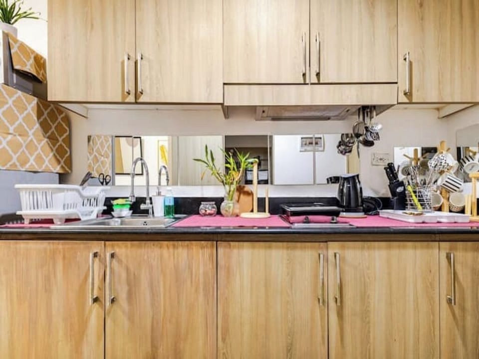 Condo, 1 Bedroom, Balcony, City View | Interior