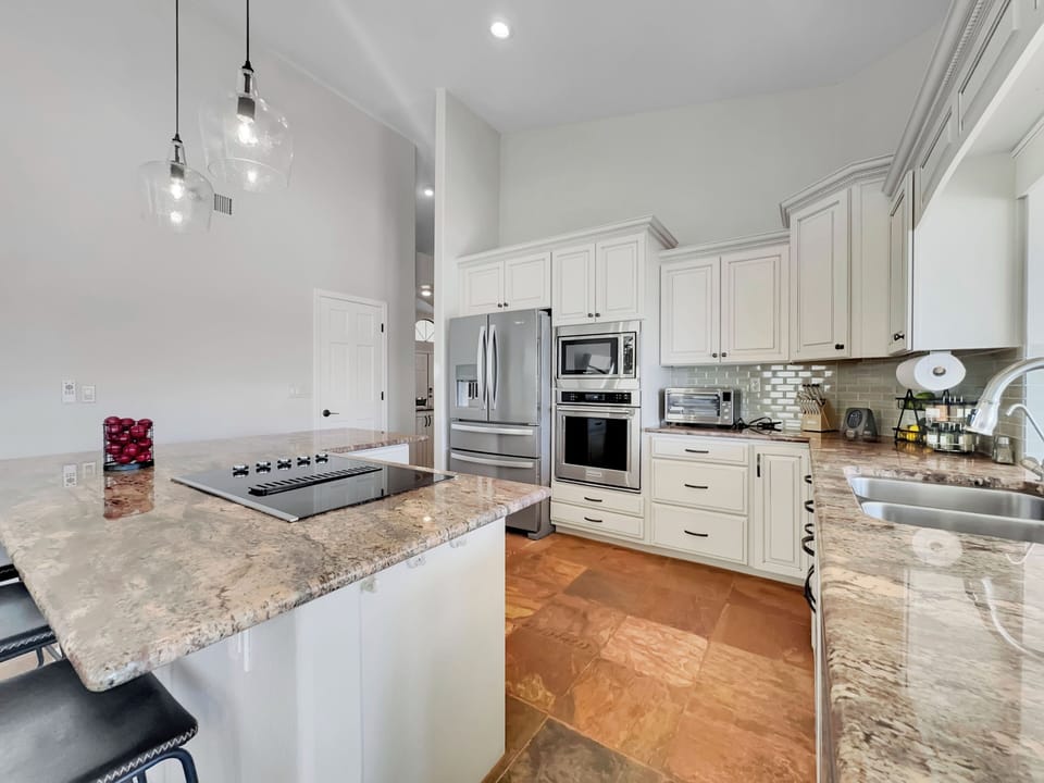 House, Multiple Beds, Pool Access, Pool View (Oleander 2 Chandler/Ocotillo) | Private kitchen