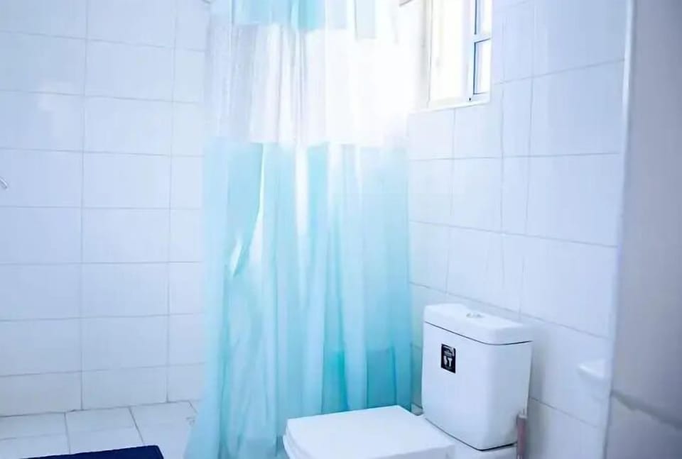 Junior Room, Balcony, City View | Bathroom | Free toiletries, hair dryer, towels, soap