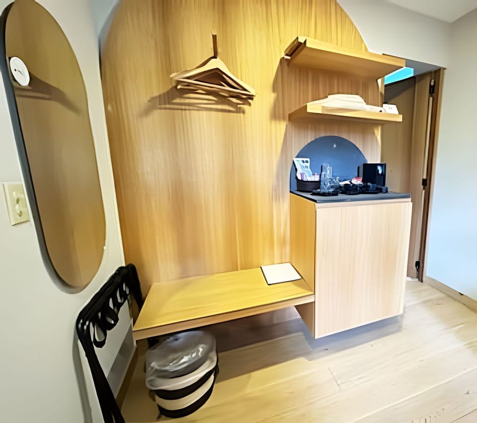 Suite | Interior