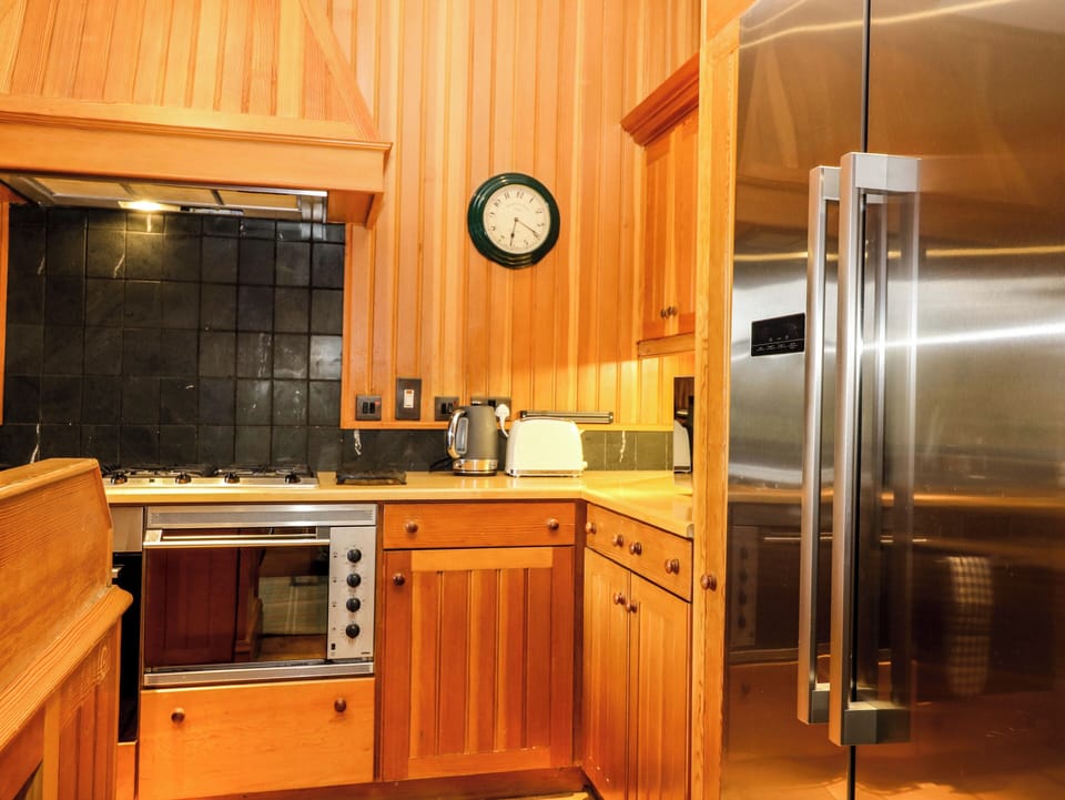 Dishwasher, cookware/dishes/utensils