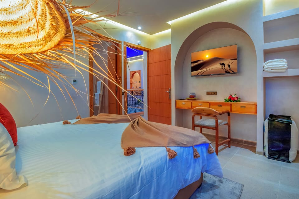 Deluxe Room | Laptop workspace, free WiFi