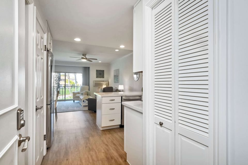 Condo, Multiple Beds, Balcony, Garden View (La Costa Gem) | Interior