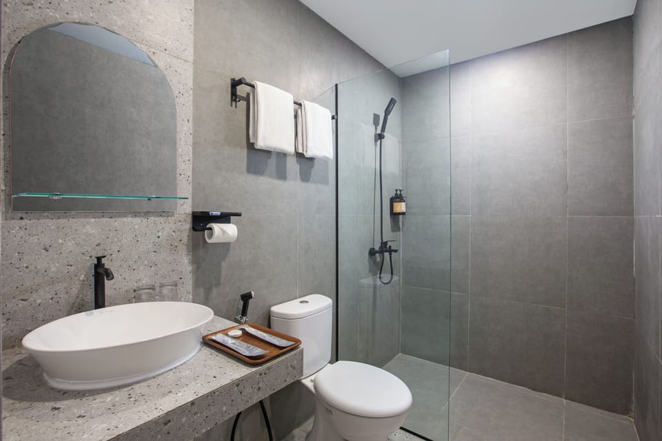 Shower, towels, soap, shampoo
