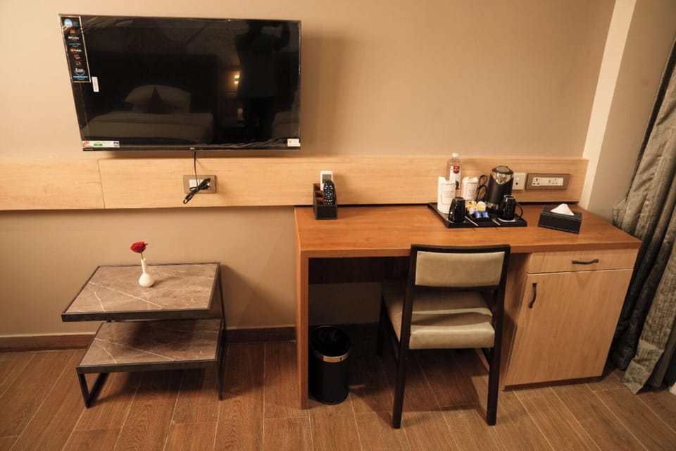 Economy Room | Desk, free WiFi