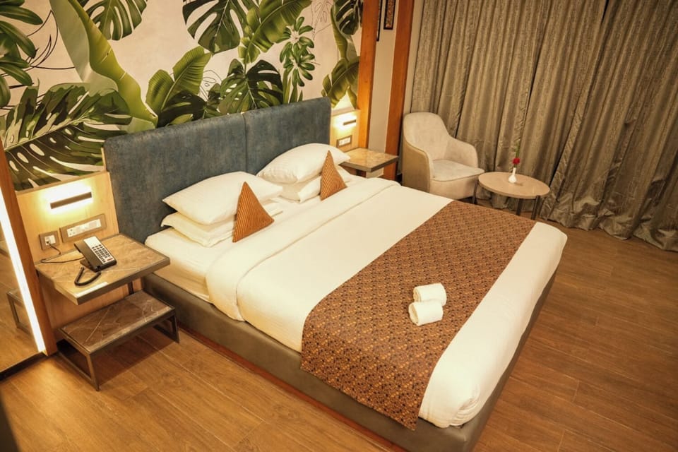 Executive Double Room | Desk, free WiFi
