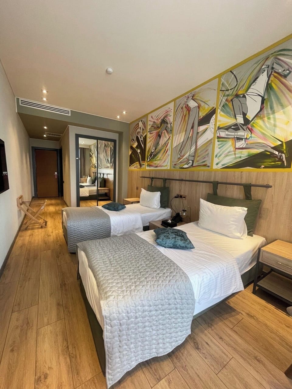 Standard Twin Room, City View | In-room safe, iron/ironing board, WiFi (free)