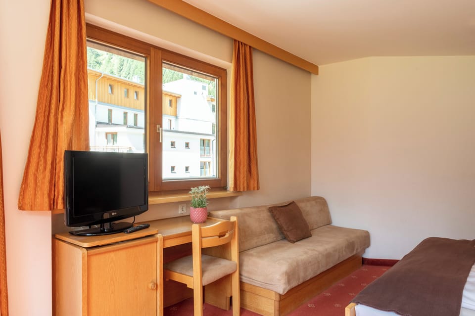 Classic Double Room, Mountain View | Free WiFi