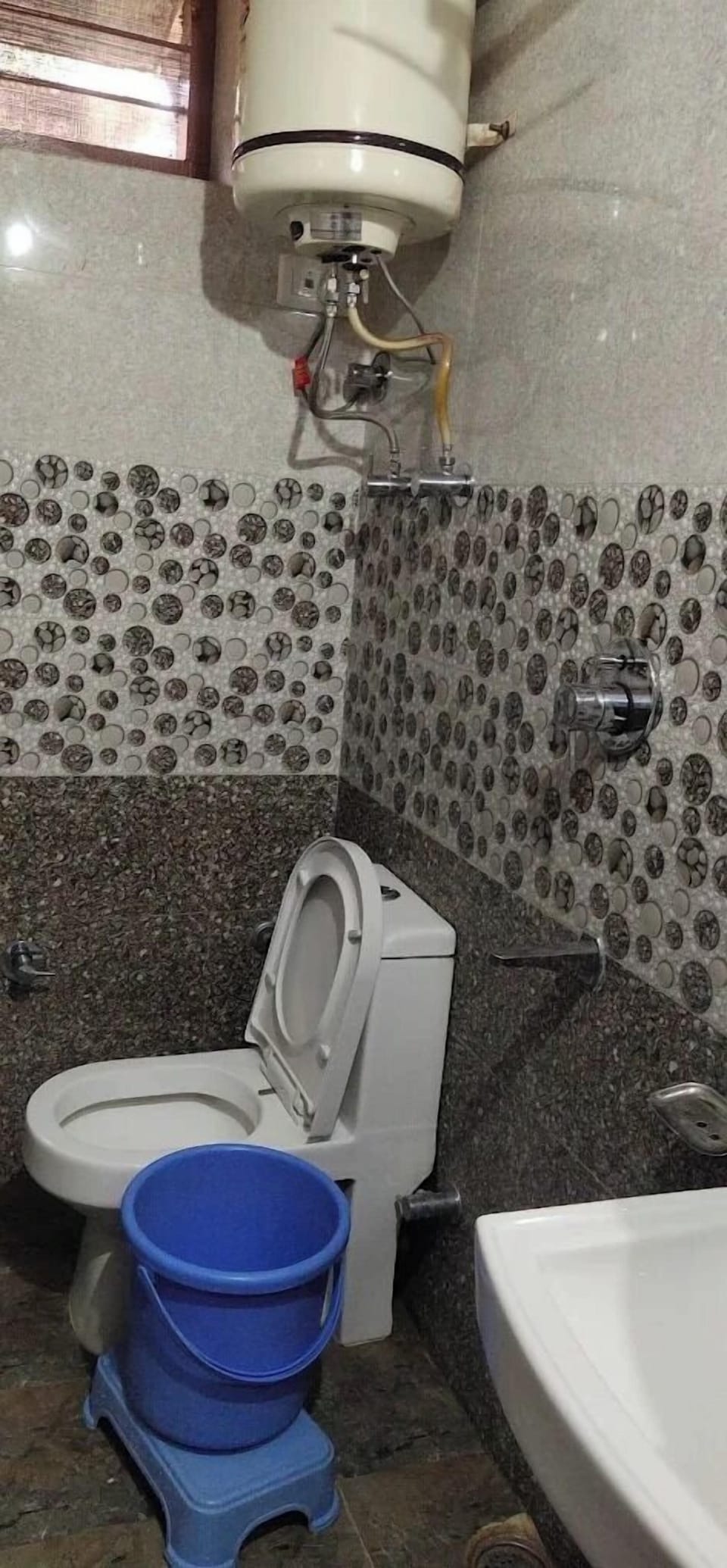 Classic Double Room, Balcony, Mountain View | Bathroom