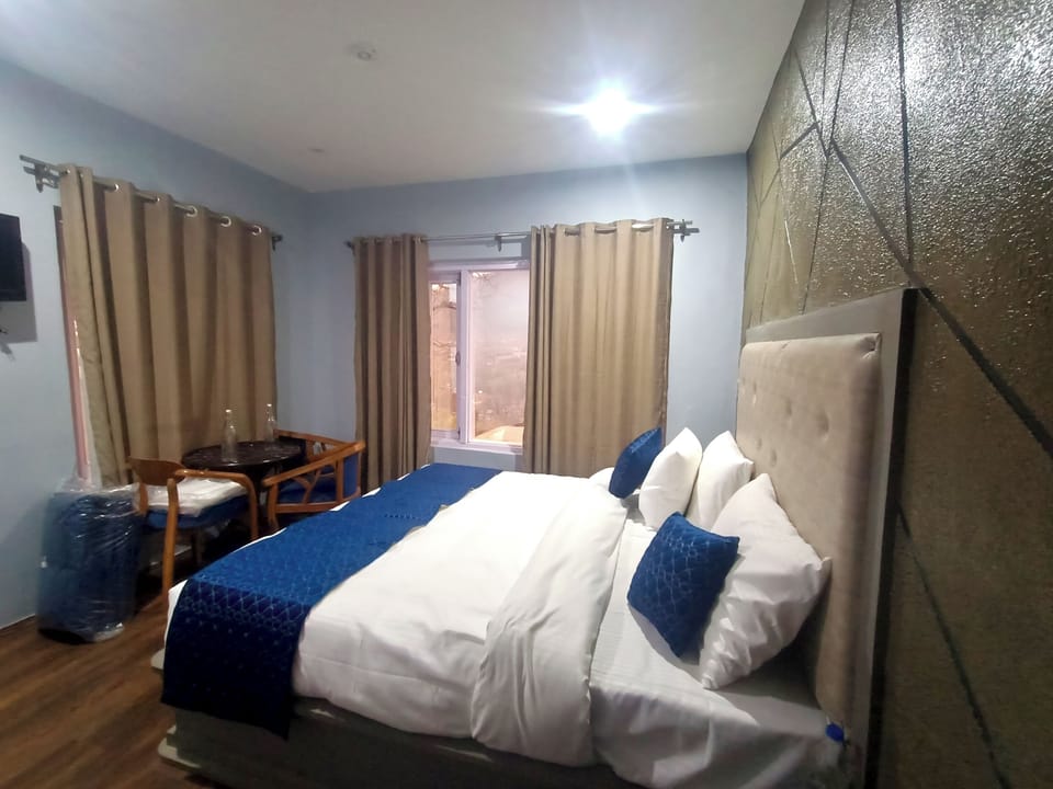 Superior Double Room, River View | Iron/ironing board, free WiFi