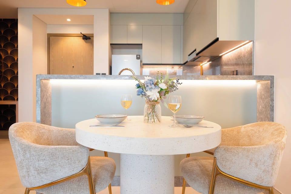 Deluxe Apartment, 1 Bedroom | In-room dining