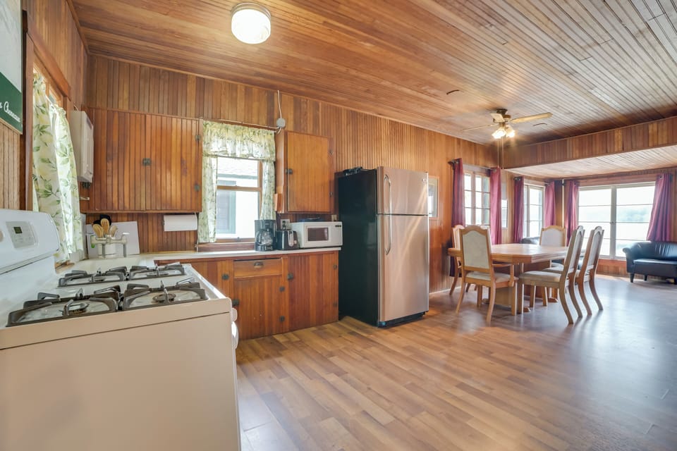 House (2 Bedrooms) | Interior