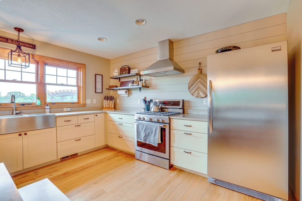 House (3 Bedrooms) | Interior