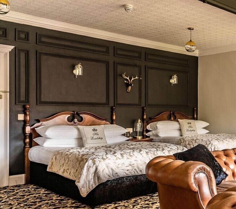 Deluxe Quadruple Room | Premium bedding, iron/ironing board (on request), WiFi (free)