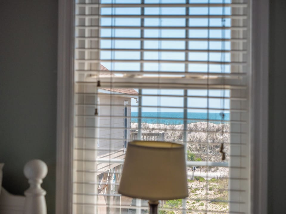 Studio (3 Bedrooms) | Property amenity