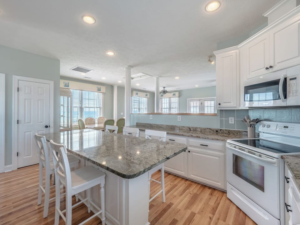 Studio (3 Bedrooms) | Property amenity