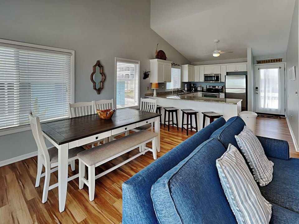 Studio (3 Bedrooms) | Property amenity