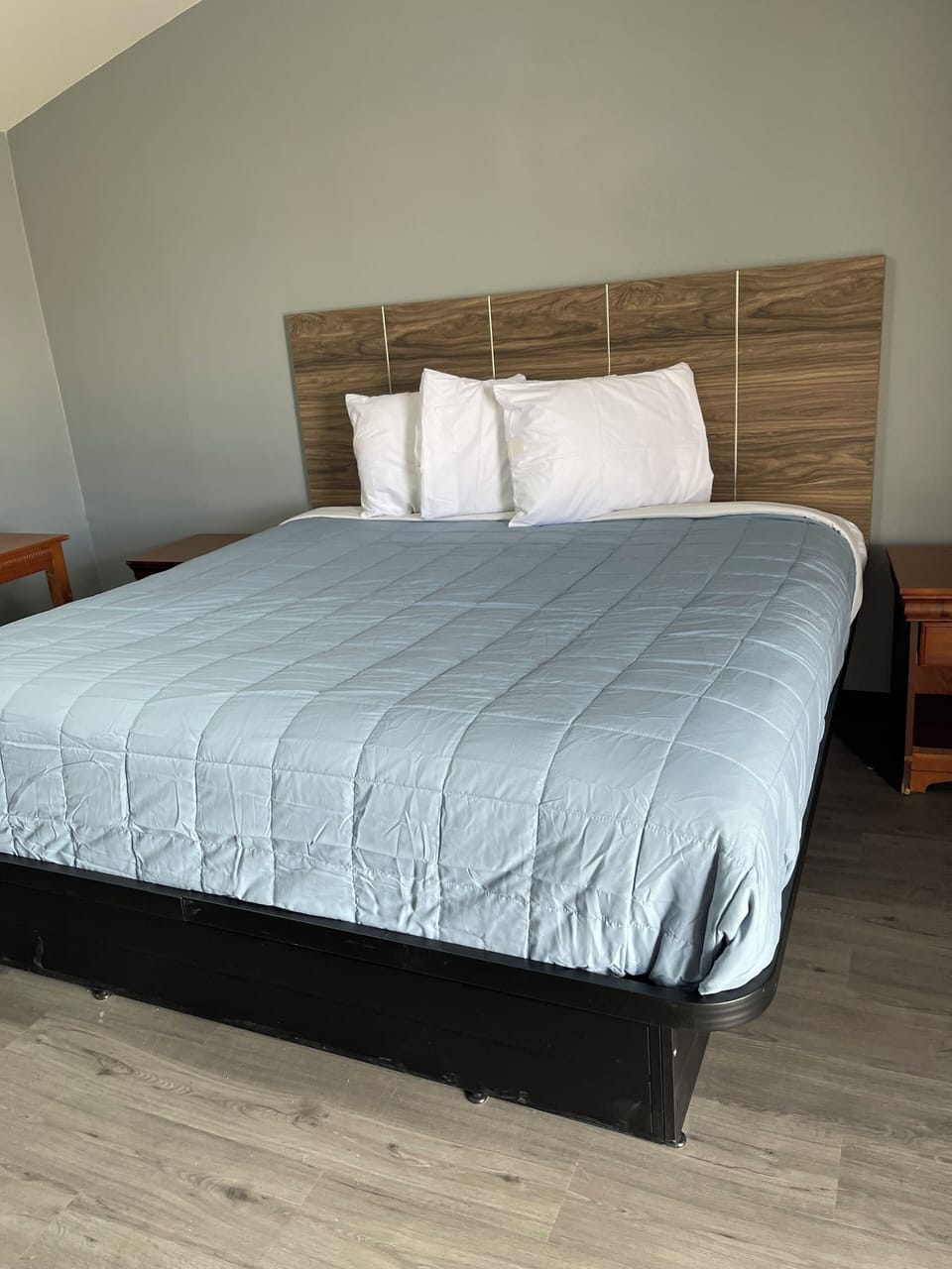 Deluxe Single Room | Desk, laptop workspace