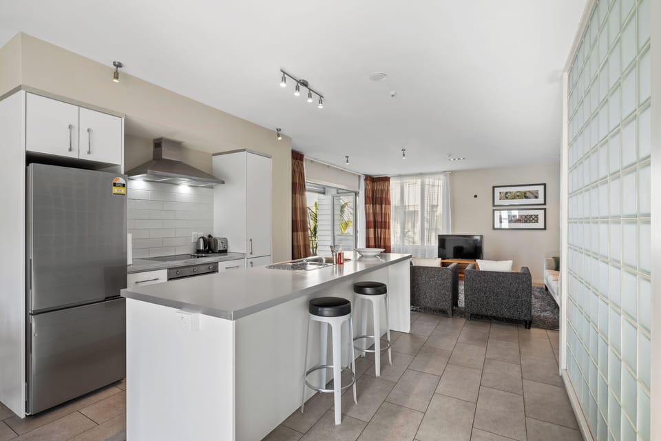 Apartment, 2 Bedrooms, Partial Sea View | Private kitchen