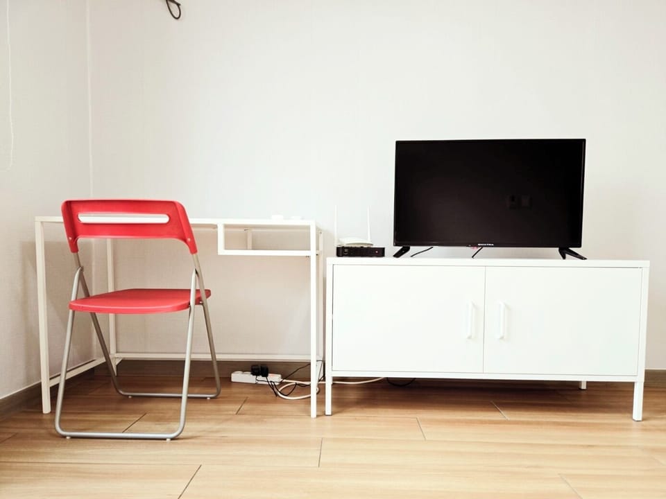 Desk, free WiFi