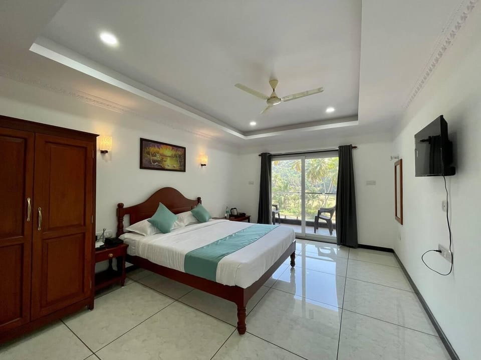 Super deluxe ac + balcony | Free WiFi