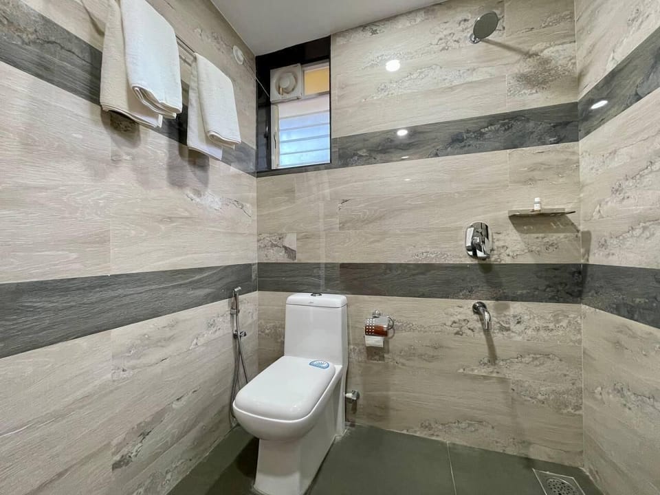 Standard ac+ Windows | Bathroom