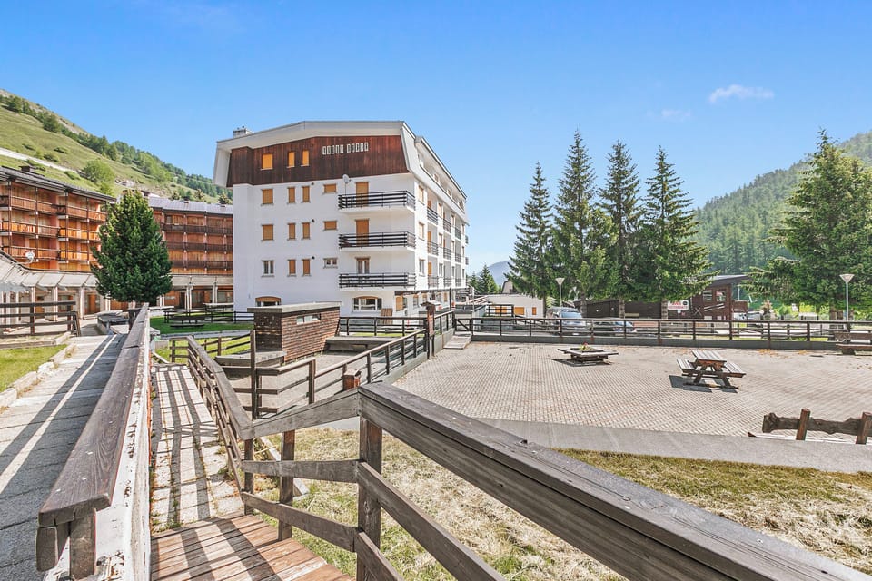 Standard Studio, Balcony, Mountain View (Studio Valleverde 26B Ski-in/out with) | Exterior detail