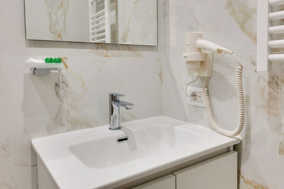 Classic Room | Bathroom | Slippers