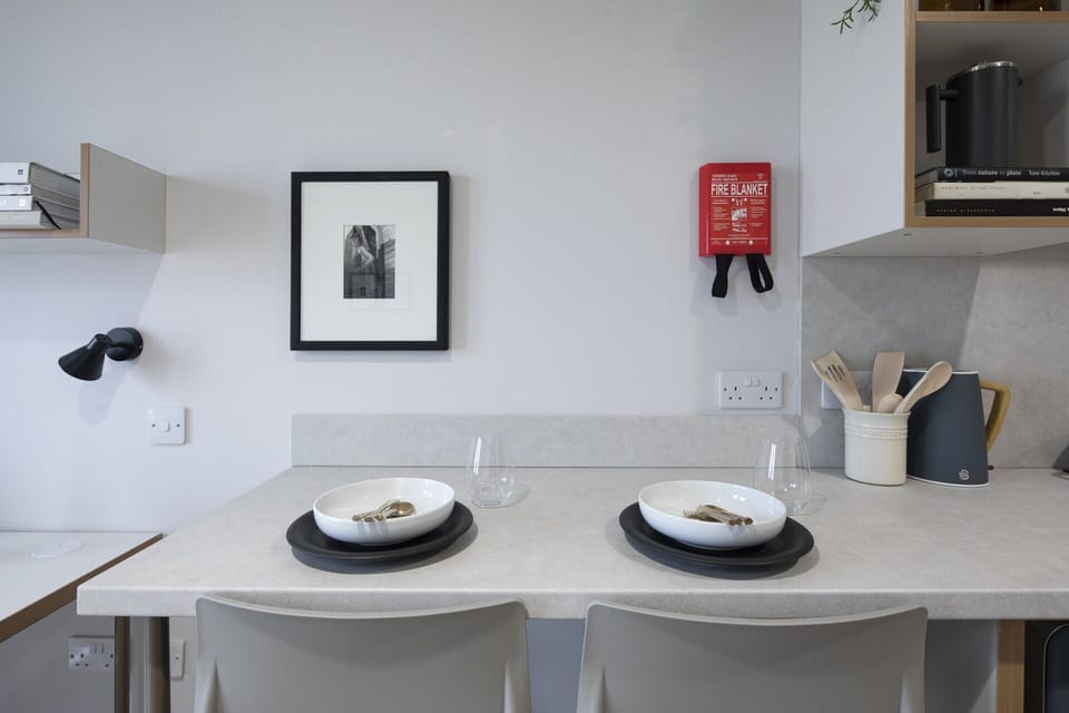 Studio, City View | Private kitchen | Microwave, oven, stovetop, coffee/tea maker