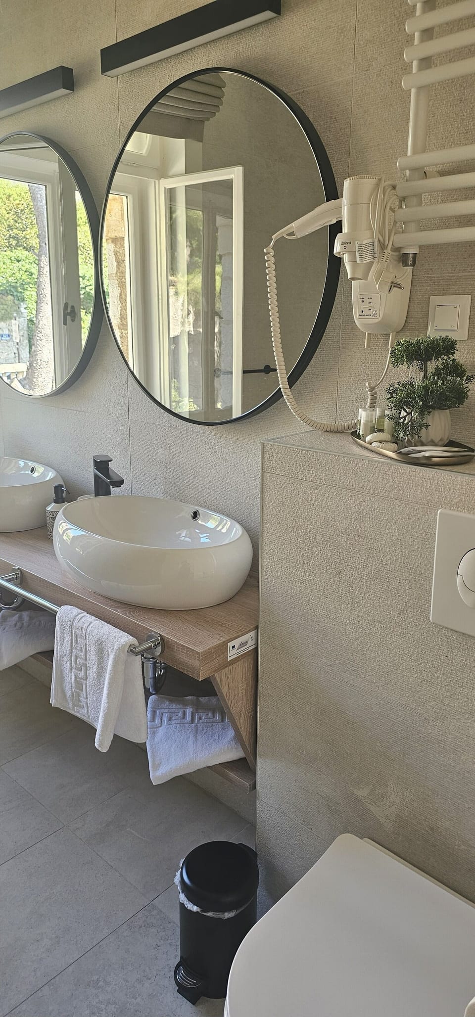 Classic Double Room, Sea View | In-room safe, laptop workspace, blackout drapes, WiFi (free)