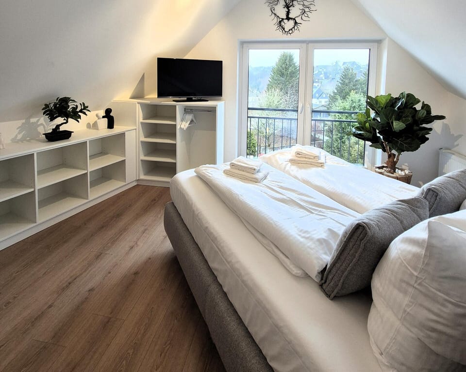 Apartment | 3 bedrooms, individually furnished, bed sheets